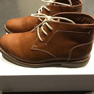 Steve Madden boys shoes size 4.5.  Never worn